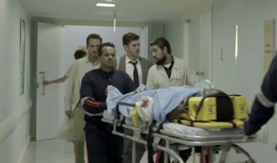 Bruno fica desesperado com o estado de Raquel (Foto: TV Globo)