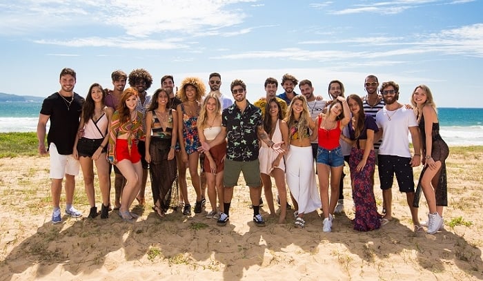 Caio Castro junto com o elenco do Are You The One. (Foto: Divulgação)