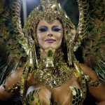 Viviane Araújo é rainha de bateria do Salgueiro e vai para a avenida com fantasia de faraó (Foto: Marcos Serra Lima/G1)