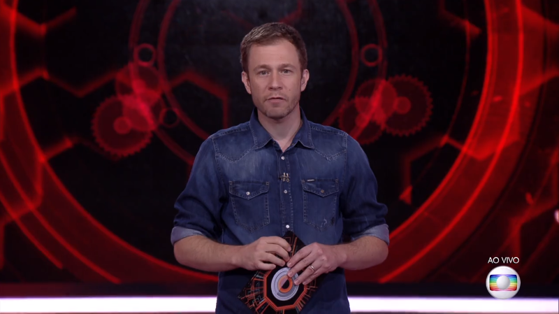 Tiago Leifert no comando do BBB18 (Foto: Reprodução/Globo)