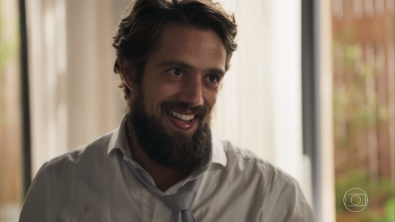 Renato (Rafael Cardoso) em cena de O Outro Lado do Paraíso (Foto: Reprodução/Globo)
