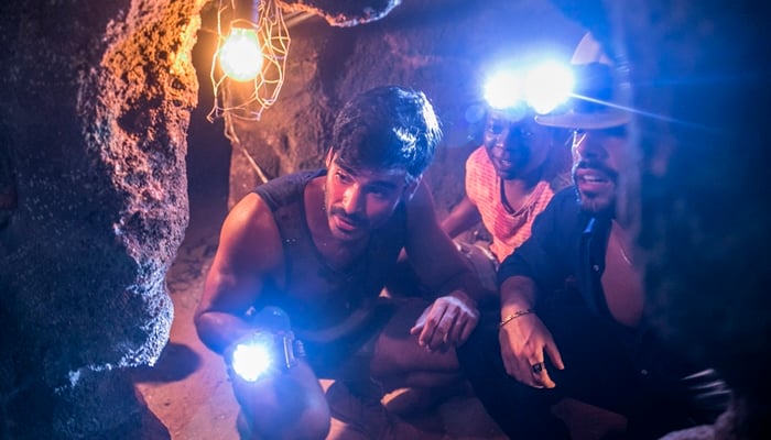 Xodó (Anderson Tomazini) e Amaro (Pedro Carvalho) em cena de O Outro Lado do Paraíso (Foto: Globo/João Miguel Júnior)
