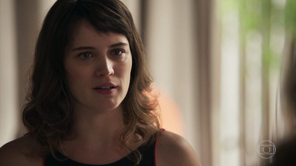Clara (Bianca Bin) em cena de O Outro Lado do Paraíso (Foto: Reprodução/Globo)