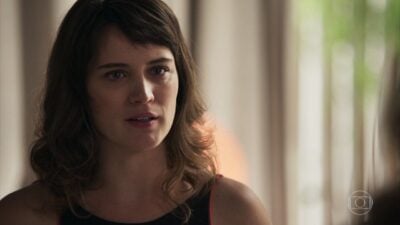 Clara (Bianca Bin) em cena de O Outro Lado do Paraíso
(Foto: Reprodução/Globo)