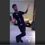 Neymar aparece dançando em vídeo. (Foto: Rerprodução)