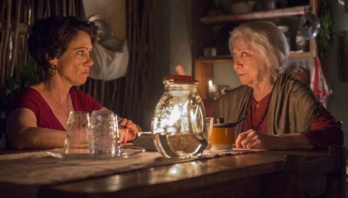 Mercedes (Fernanda Montenegro) e a filha, Diva (Bel Kutner), em O Outro Lado do Paraíso (Foto: Globo/Estevam Avellar)