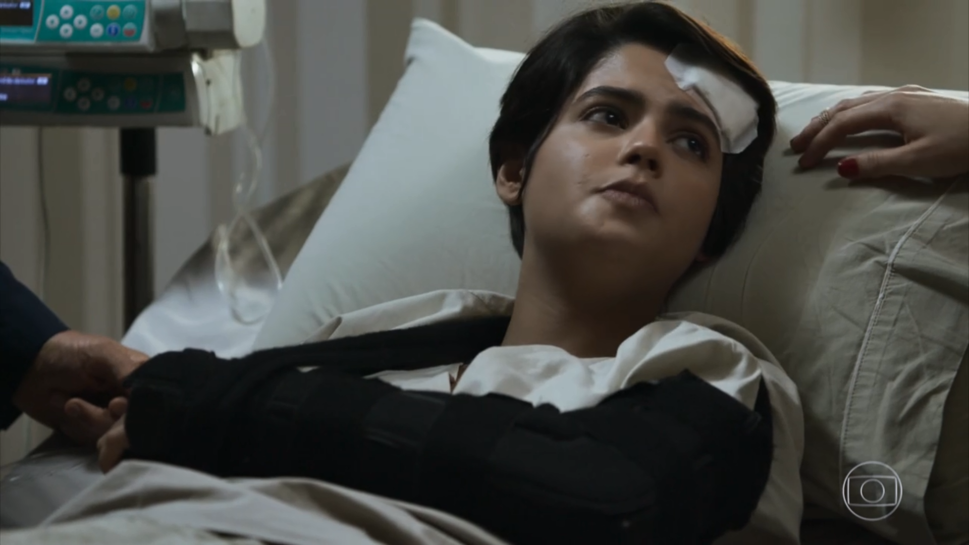 Adriana está com câncer nos rins em O Outro Lado do Paraíso. (Foto: Reprodução/TV Globo)