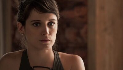 Clara (Bianca Bin) em cena de O Outro Lado do Paraíso
(Foto: Divulgação/Globo)