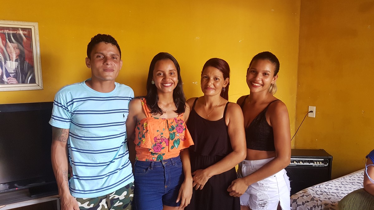 Gleici e a família (Foto: Reprodução)
