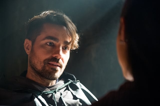 Virgílio (Ricardo Pereira) em cena de Deus Salve o Rei (Foto: Globo/Raquel Cunha)