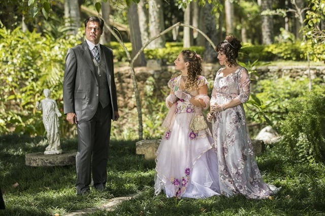 Lídia (Bruna Griphão), Darcy (Thiago Lacerda) e Susana (Alessandra Negrini) (Foto: Globo/João Miguel Júnior)
