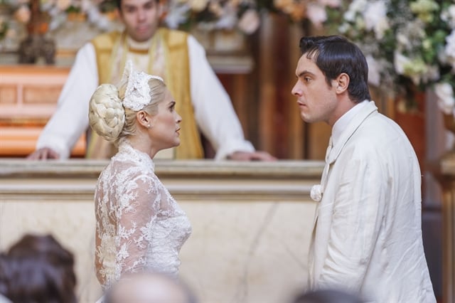 Candinho (Sergio Guizé) não aceita casar em Eta Mundo Bom (Foto: Globo/Artur Meninea)
