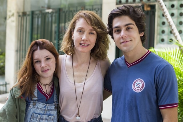 Flora (Jeniffer Oliveira), Gabriela (Camila Morgado) e Alex (Daniel Rangel) em Malhação: Vidas Brasileiras (Foto: Globo/Marília Cabral)