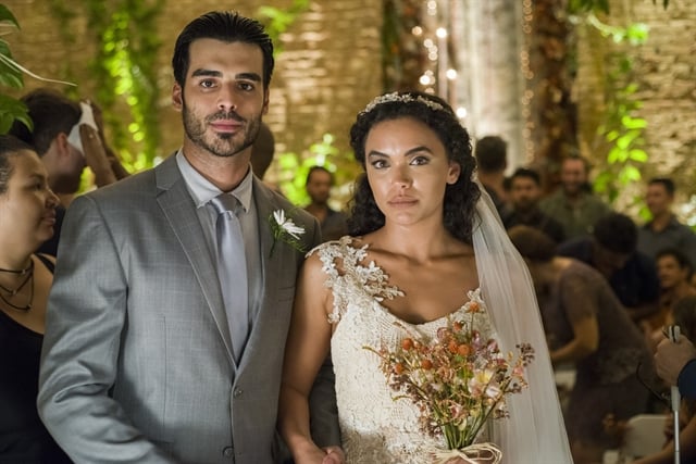 Xodó (Anderson Tomazini) e Cleo (Giovana Cordeiro) (Foto: Globo/César Alves)