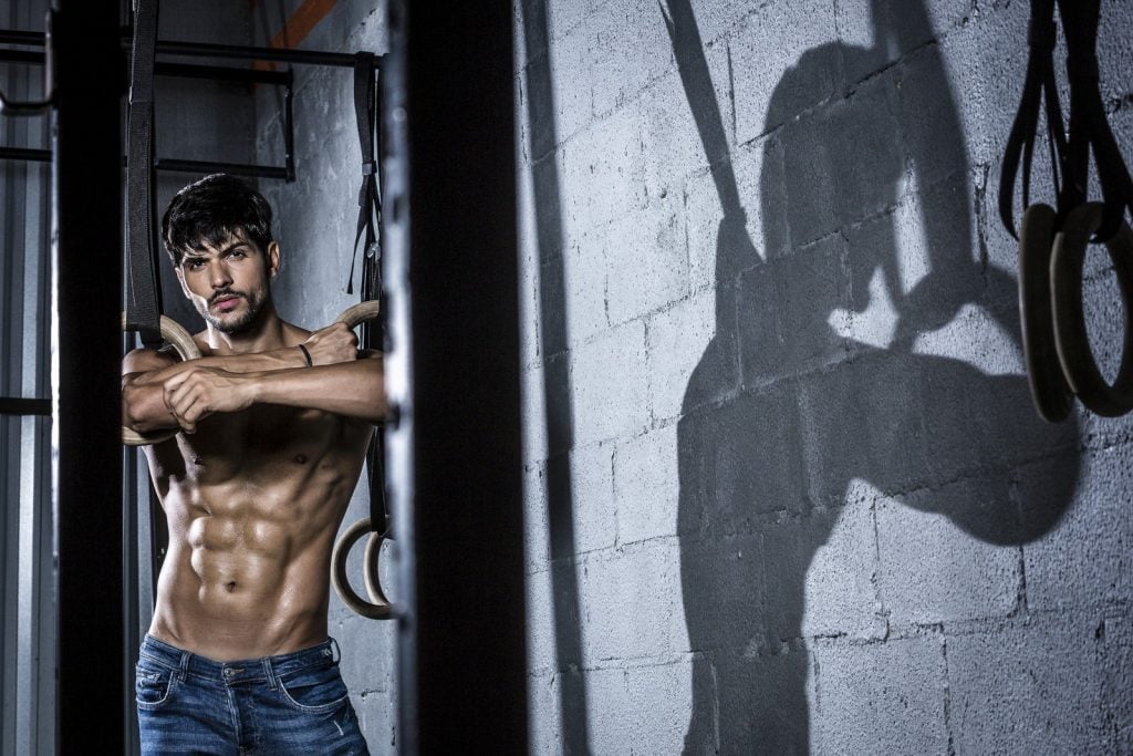 Lucas em ensaio sensual (Foto: Gshow/ Isabella Pinheiro)