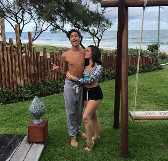 Mel Maia e o namorado. (Foto: Reprodução/Instagram)
