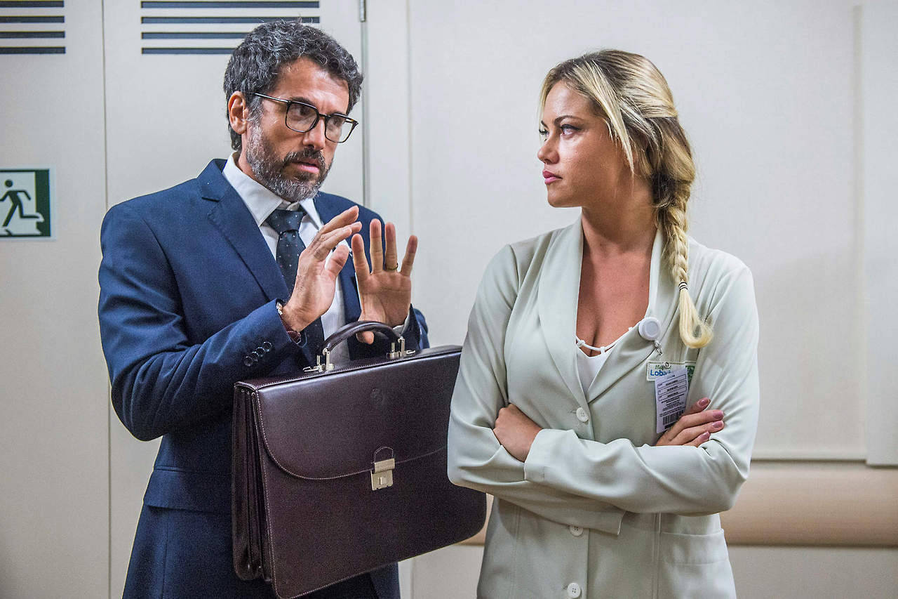  Samuel (Eriberto Leão) e Suzy (Ellen Roche)