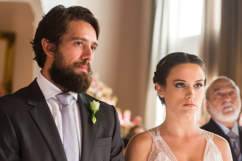 Clara (Bianca Bin) com Renato (Rafael Cardoso (Foto: Reprodução)