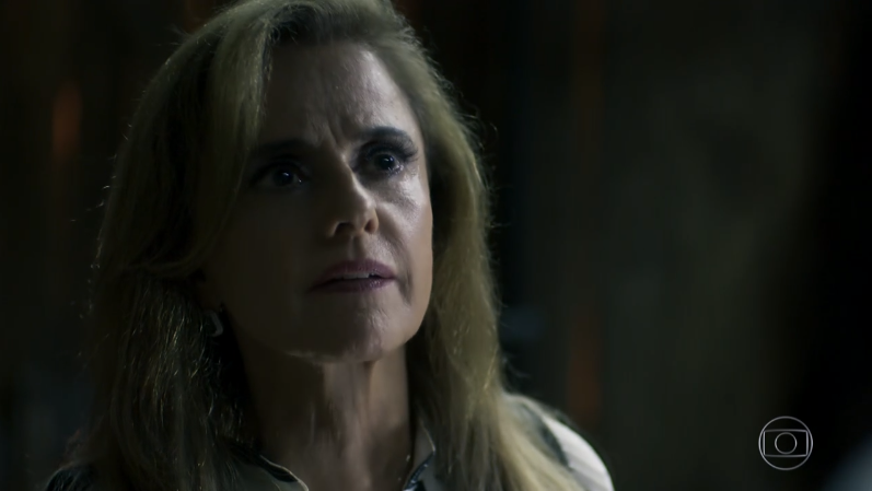 Sophia (Marieta Severo) e Mariano (Juliano Cazarré) em cena de O Outro Lado do Paraíso (Foto: Reprodução/Globo)