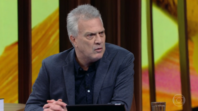O apresentador Pedro Bial em seu programa na Globo
(Foto: Reprodução/Globo)