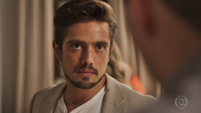 Renato (Rafael Cardoso) em cena de O Outro Lado do Paraíso (Foto: Reprodução/Globo)