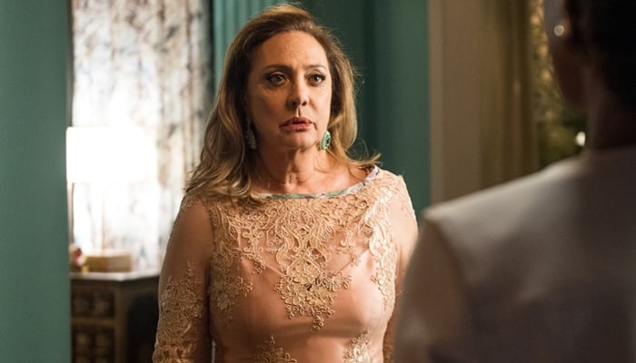 http://tvfoco.uai.com.br/wp-content/uploads/2015/05/Daniela-Mercury.jpg