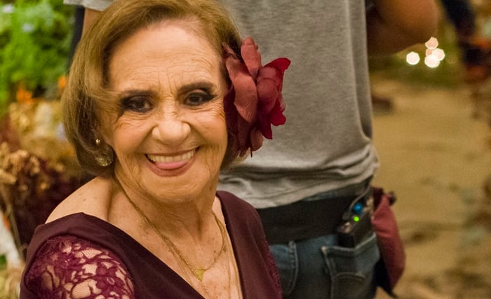 Laura Cardoso nos bastidores de O Outro Lado do Paraíso (Foto: Globo/César Alves)
