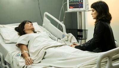 Beth (Gloria Pires) e Clara (Bianca Bin) em cena de O Outro Lado do Paraíso
(Foto: Globo/João Miguel Júnior)