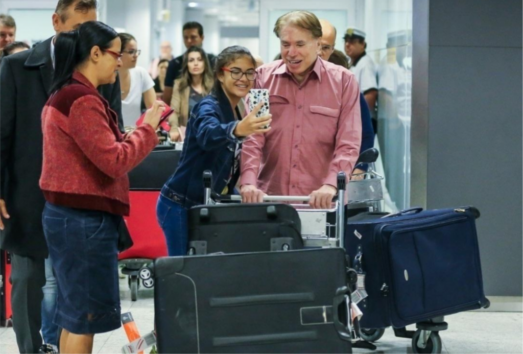 Silvio Santos em chegada no aeroporto neste domingo (22) em São Paulo (Foto Manuela Scarpa/Brazil News)