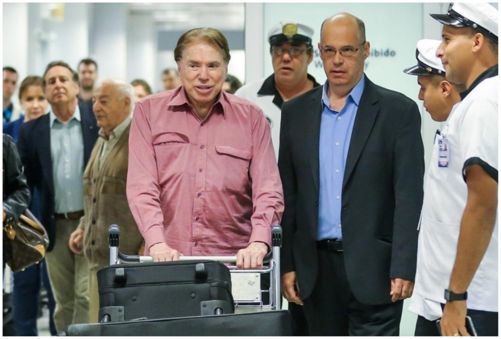 Silvio Santos em chegada no aeroporto neste domingo (22) em São Paulo (Foto Manuela Scarpa/Brazil News)