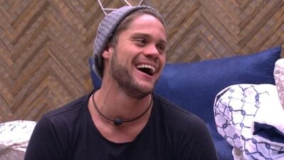 Breno rir do estilo de Kaysar (Foto: TV Globo)