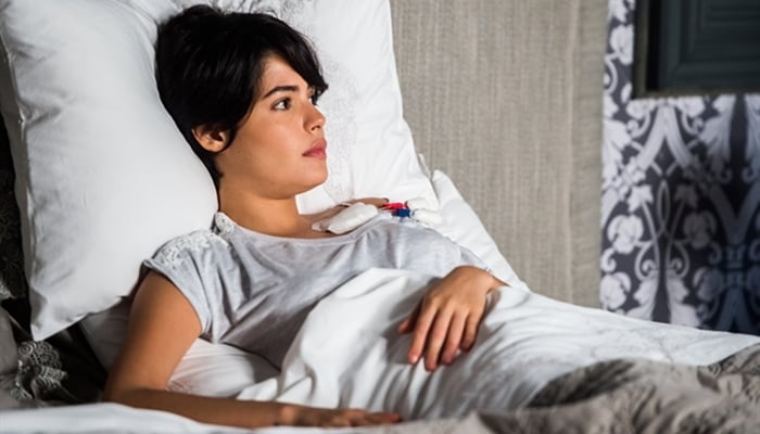 Adriana (Júlia Dalavia) em cena de O Outro Lado do Paraíso (Foto: Globo/Raquel Cunha)