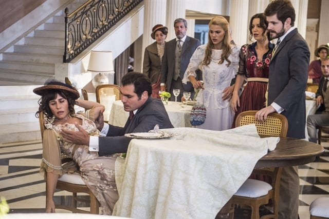 Susana (Alessandra Negrini) e Darcy (Thiago Lacerda) em cena de Orgulho e Paixão (Foto: Globo/Mauricio Fidalgo)