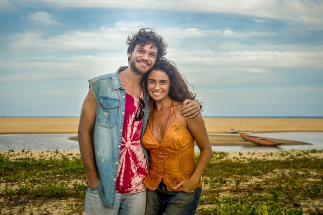 Beto (Emílio Dantas) e Luzia (Giovanna Antonelli) em Segundo Sol (Foto: Globo/João Cotta)