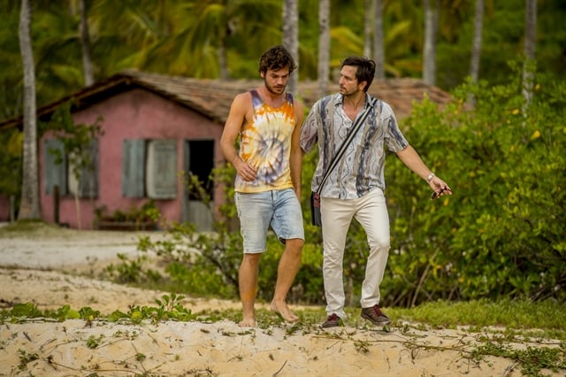Beto (Emílio Dantas) e Remy (Vladimir Brichta) em Segundo Sol (Foto: Globo/João Cotta)