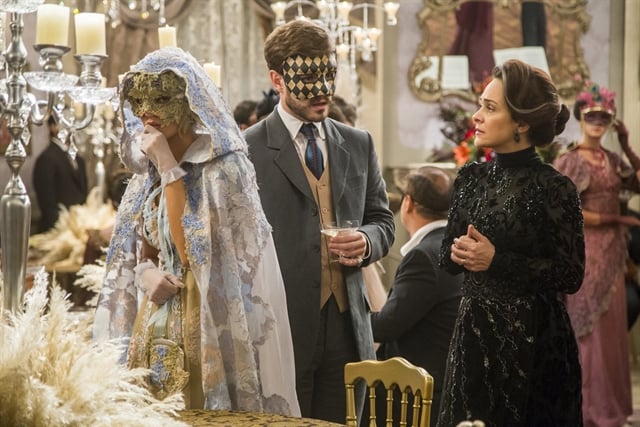 Jane (Pamela Tomé) , Julieta (Gabriela Duarte) e Camilo (Maurício Destri) (Foto: Globo/Marília Cabral)