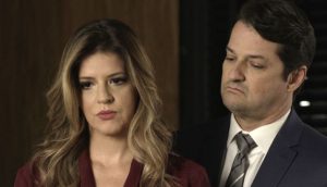Marcelo Serrado e Mariana Santos em cena de Pega Pega. (Foto: Divulgação/GShow)