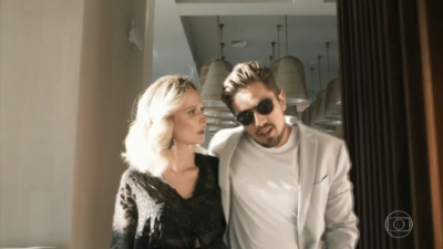 Renato e Fabiana em O Outro Lado do Paraíso. (Foto: Reprodução/TV Globo)