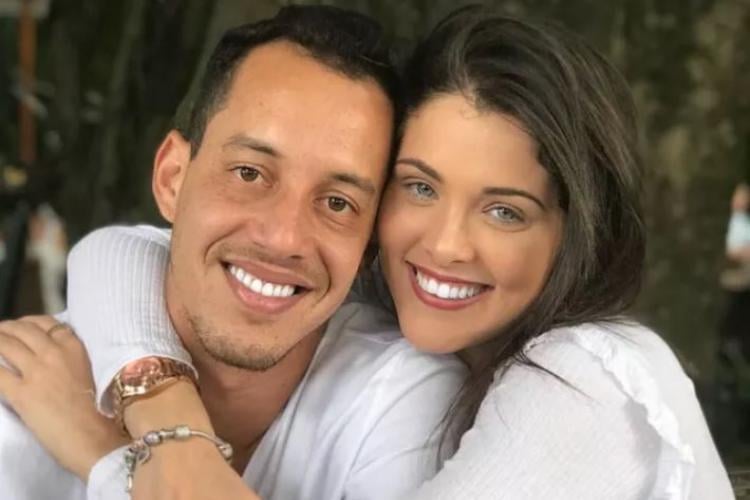 O jogador Rodriguinho com Fernanda Batista, bailarina do Faustão (Foto: Reprodução)