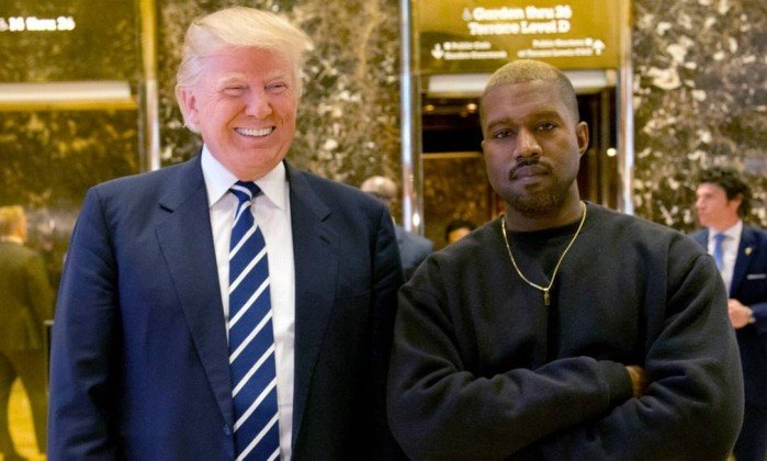 Kayne West ao lado de Trump em 2016 (Seth Wenig / AP)