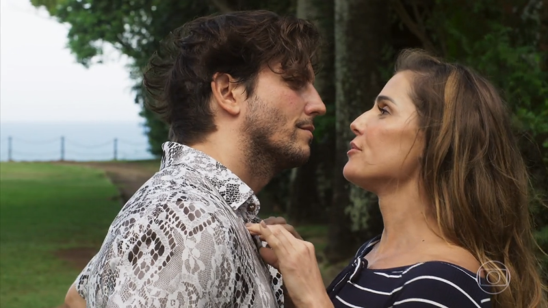 Remy (Vladimir Brichta) e Karola (Deborah Secco) em cena de Segundo Sol (Foto: Reprodução/Globo)