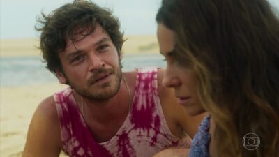 Beto (Emílio Dantas) e Luzia (Giovanna Antonelli) em cena de Segundo Sol
(Foto: Reprodução/Globo)