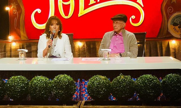 A autora Íris Abravanel e o diretor Reynaldo Boury no lançamento de As Aventuras de Poliana (Foto: Reprodução/Instagram)