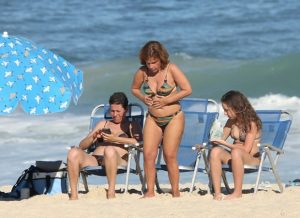 Claudia Rodrigues com a Isa e Adriane (Foto: AgNews)