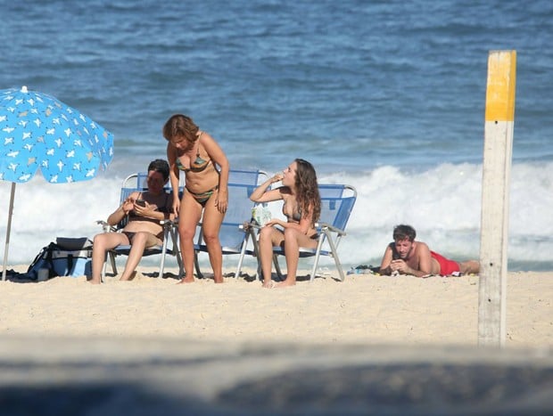 Claudia Rodrigues com a Isa e Adriane (Foto: AgNews)