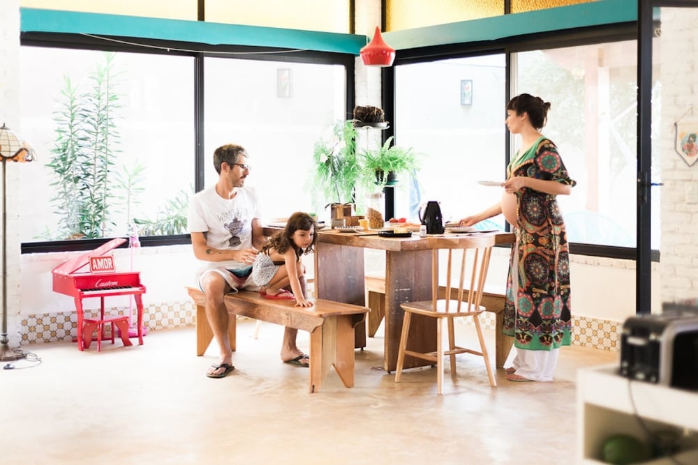 o empresário Thiago Antunes, Flávia Rubim e a filha (Foto: Reprodução)