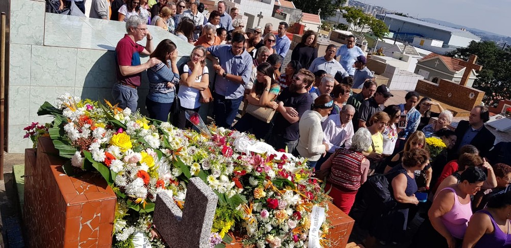 Eloísa Mafalda foi enterrada em cemitério de Jundiaí (Foto: Moniele Nogueira/TV TEM )