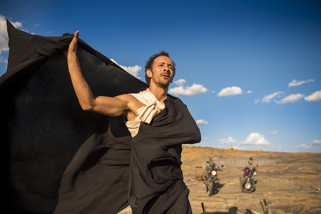 Samir (Irandhir Santos) em cena de Onde Nascem os Fortes (Foto: Globo/Estevam Avellar)