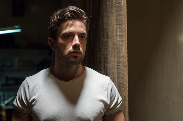 Renato (Rafael Cardoso) em cena de O Outro Lado do Paraíso (Foto: Globo/Estevam Avellar)