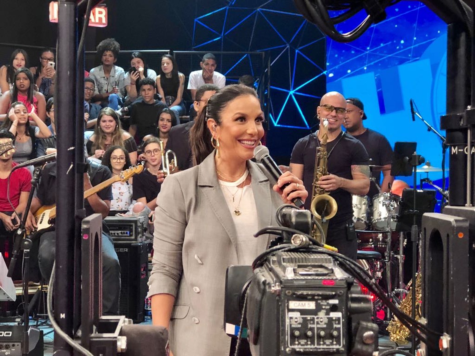 http://tvfoco.uai.com.br/wp-content/uploads/2015/05/Daniela-Mercury.jpg